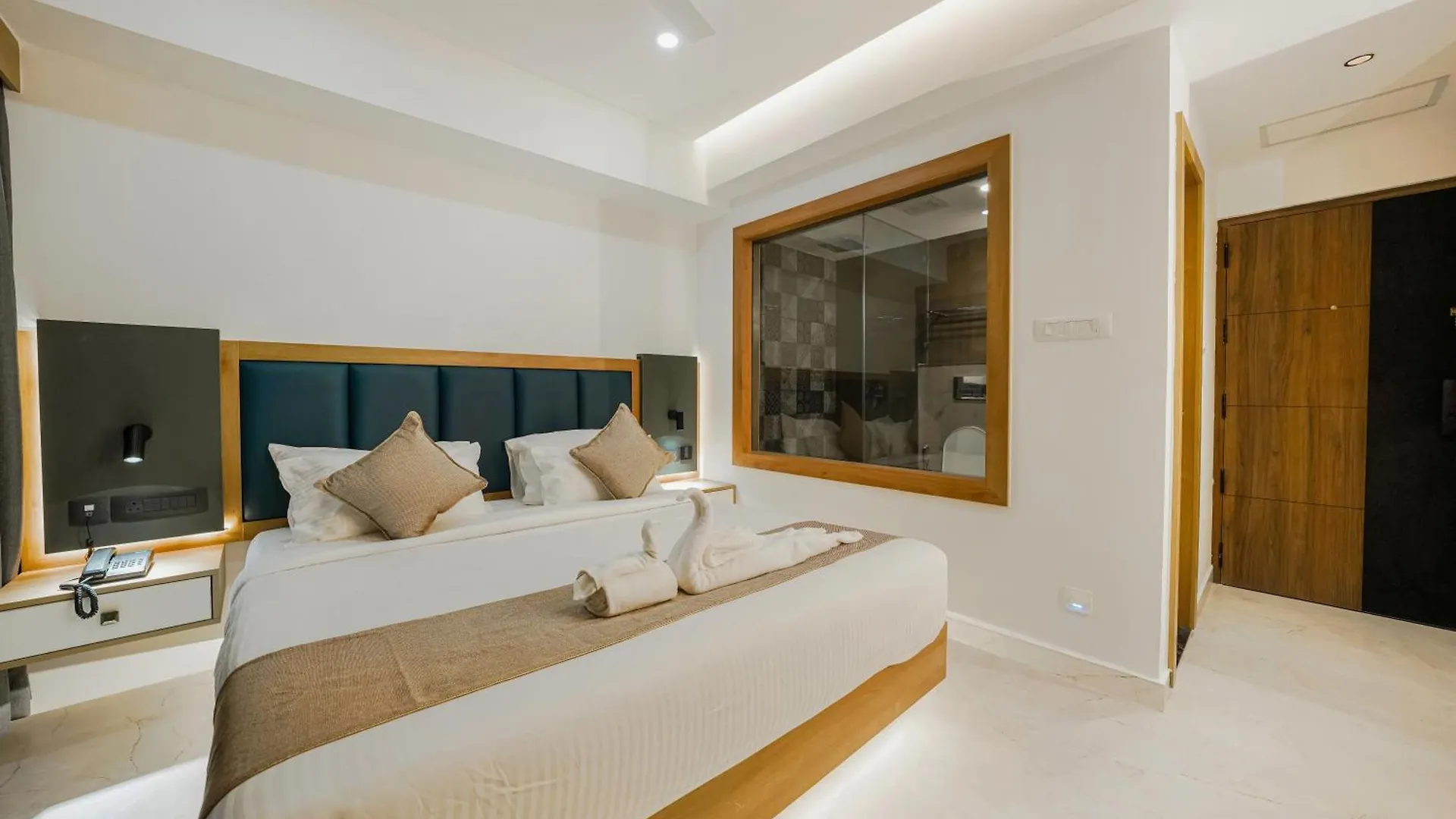 Aurora Hotels And Resorts Pulickamaly