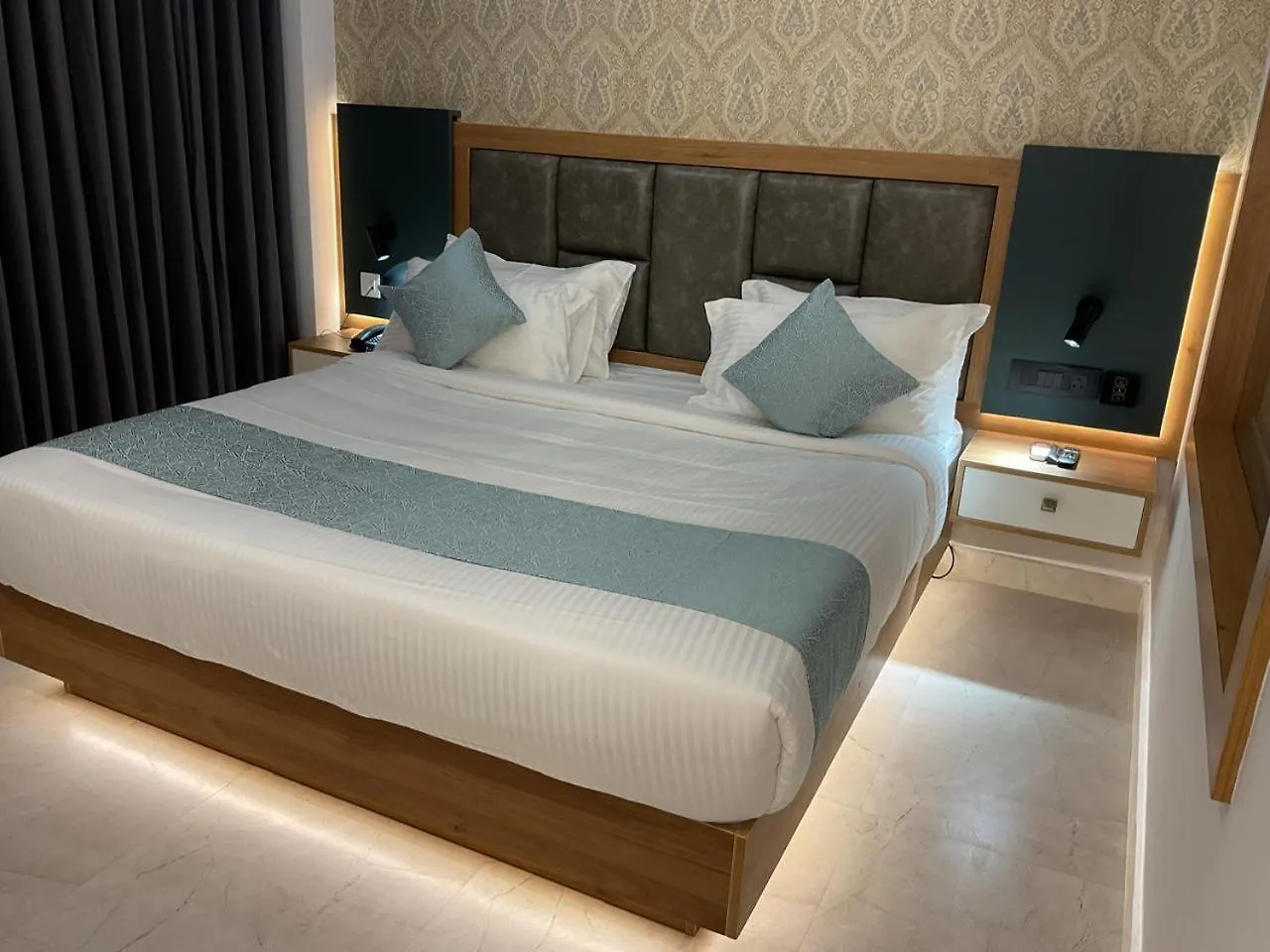 Aurora Hotels And Resorts Pulickamaly